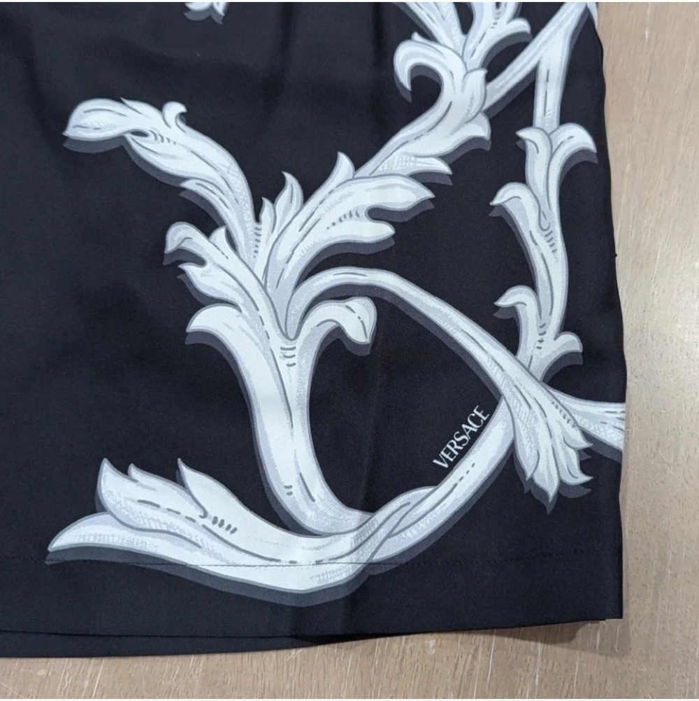 $1295 Mens Versace Acanthus Leaves Silk Twill Shorts Black/White 50 US 34 - Picture 2 of 7